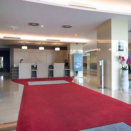 Ramada Plaza Craiova Hotel Buitenkant foto