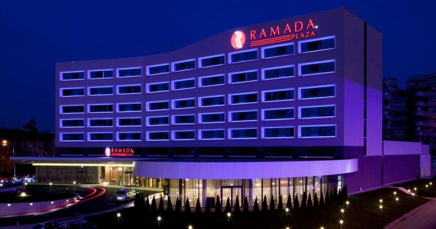 Ramada Plaza Craiova Hotel Buitenkant foto