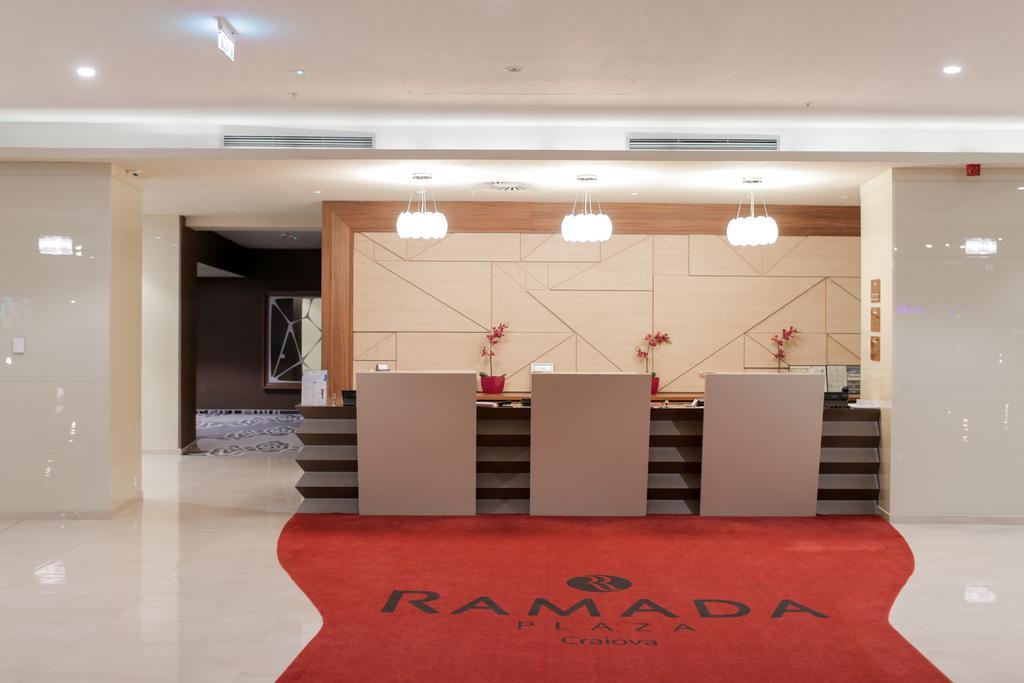 Ramada Plaza Craiova Hotel Buitenkant foto